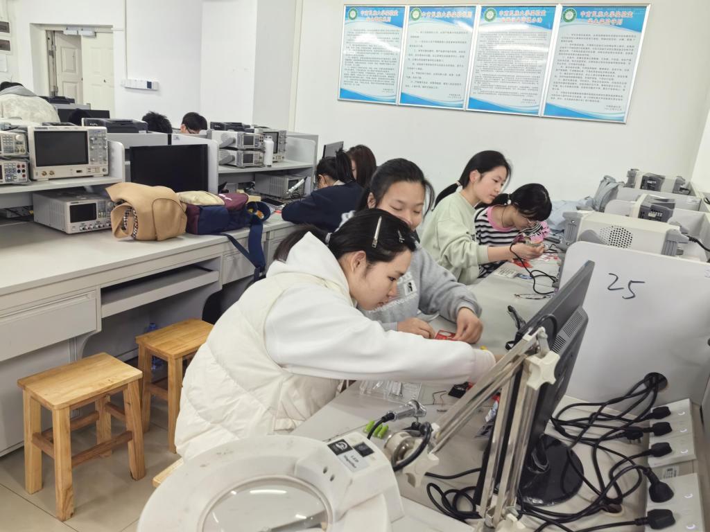 国产精品va在线观看不