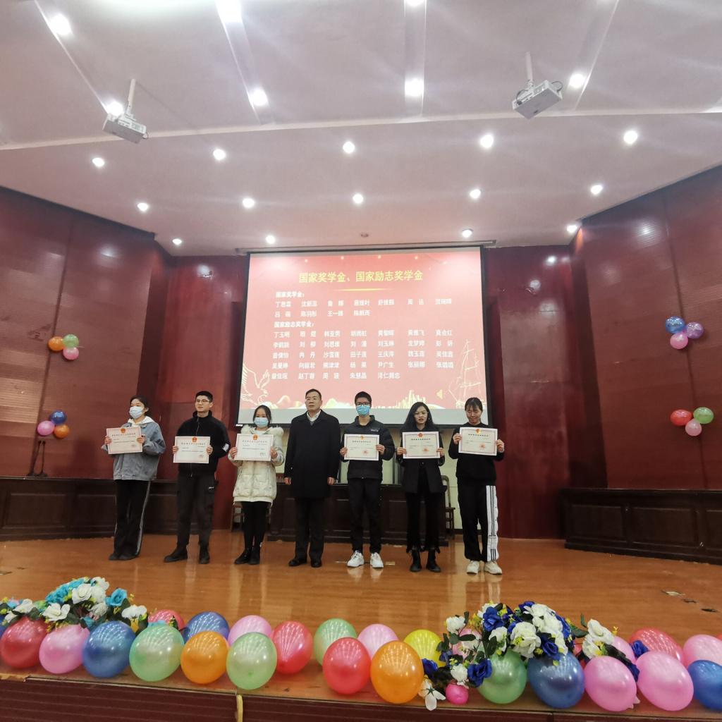 国产精品va在线观看不